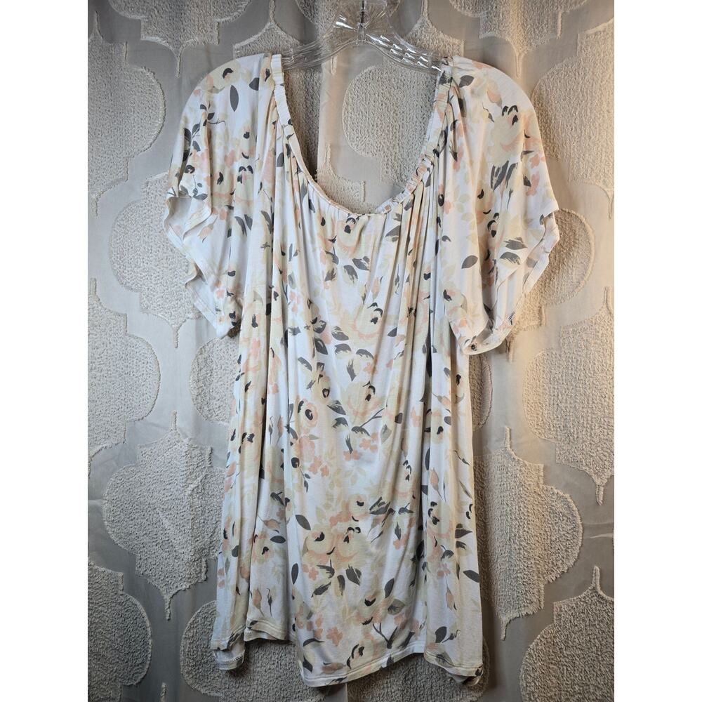 #A082 Excellent Pre-Loved Lane Bryant Floral Shirt Size 18/20